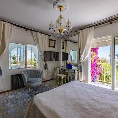 Andalusian House ヴィラ マルベーリャ